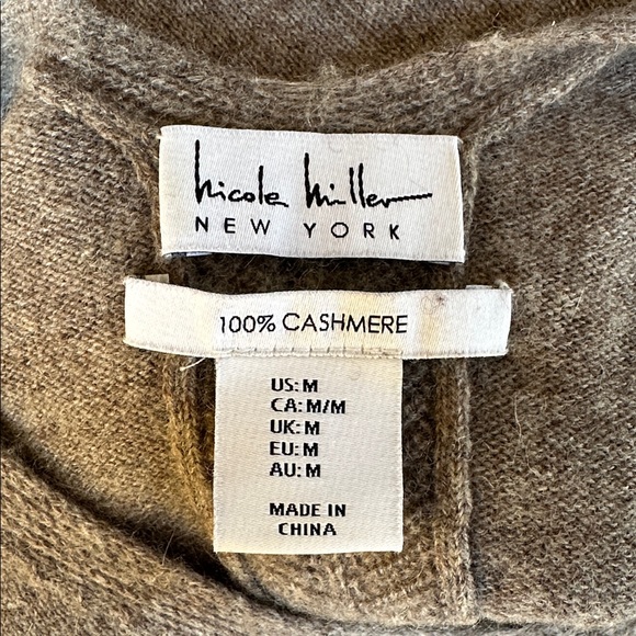 Nicole Miller mocha brown cashmere V neck sweater/quiet luxury. Size Medium - Picture 7 of 8